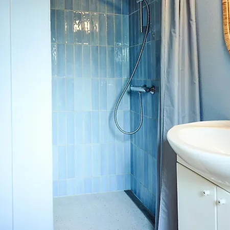 بيت للعطل 6 Person In *