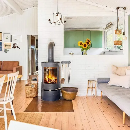 6 Person In * فابورغ