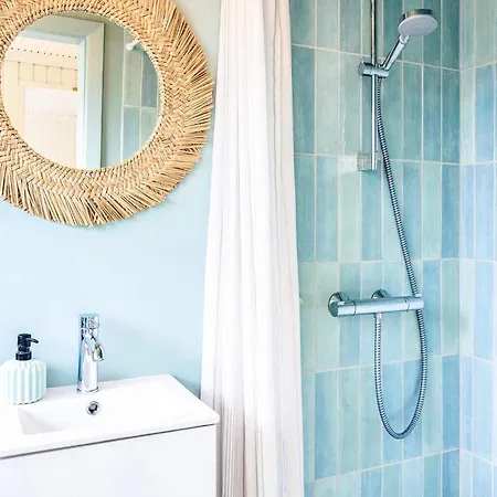 بيت للعطل 6 Person In *